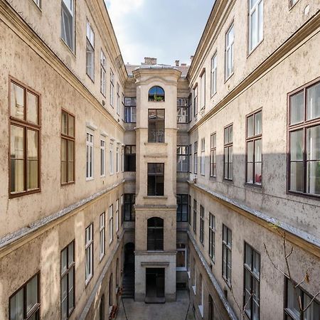 Lonyay Grand Central Budapest Bagian luar foto